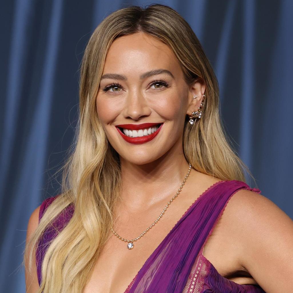 Hilary Duff live